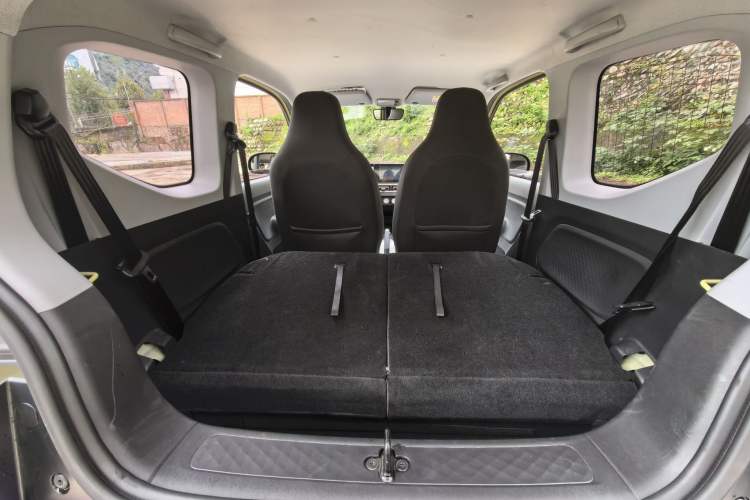 Used Wuling Hongguang MINIEV 2024 3rd Generation 215km Advanced Version Interior 5