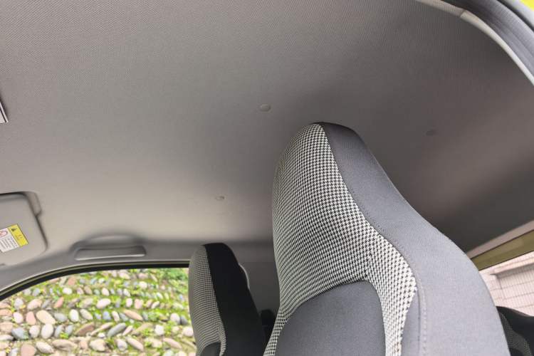 Used Wuling Hongguang MINIEV 2024 3rd Generation 215km Advanced Version Interior 6