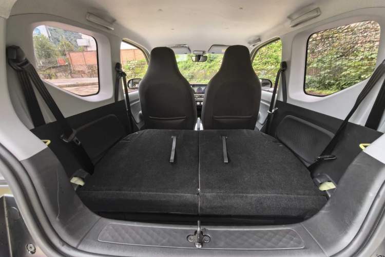 Used Wuling Hongguang MINIEV 2024 3rd Generation 215km Advanced Version Interior 6