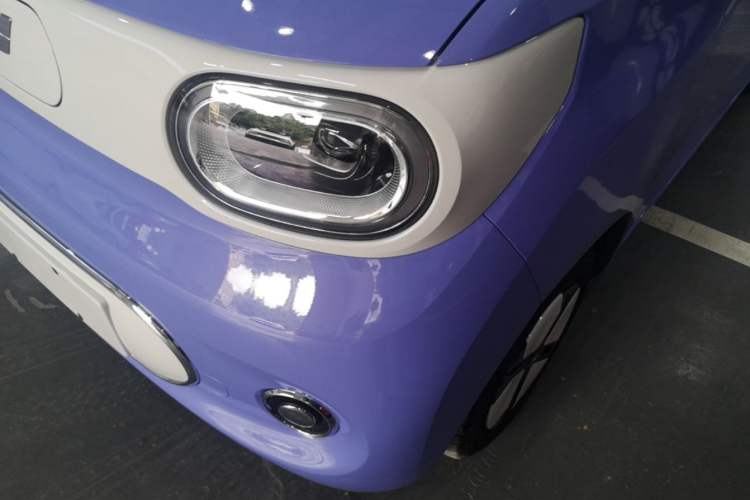 Used Wuling Hongguang MINIEV 2024 3rd Generation 215km Advanced Version Left Front Headlight