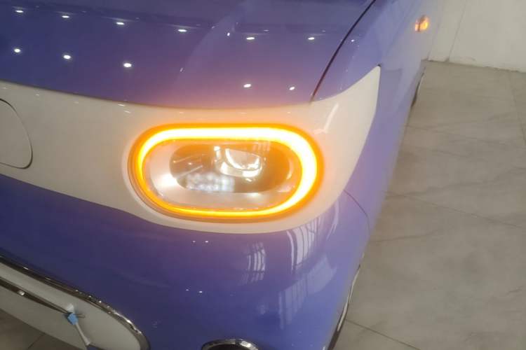Used Wuling Hongguang MINIEV 2024 3rd Generation 215km Advanced Version Left Front Headlight