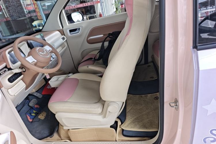 Used Wuling Hongguang MINIEV 2024 3rd Generation 215km Advanced Version Left Front Seat