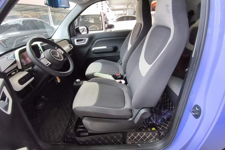 Used Wuling Hongguang MINIEV 2024 3rd Generation 215km Advanced Version Left Front Seat
