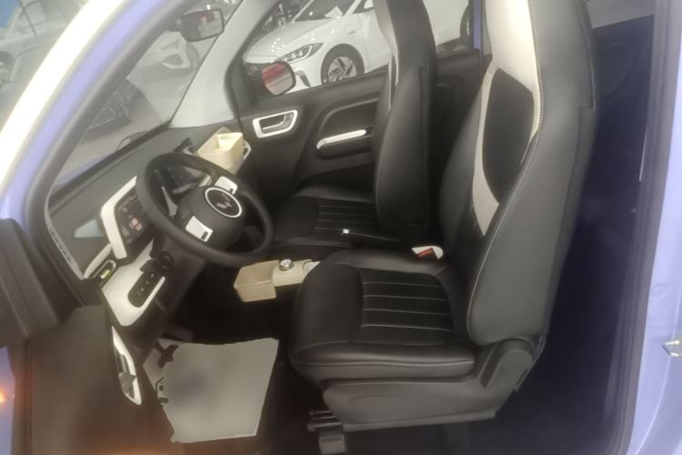Used Wuling Hongguang MINIEV 2024 3rd Generation 215km Advanced Version Left Front Seat