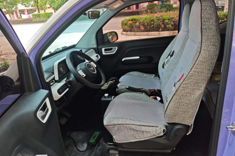 Used Wuling Hongguang MINIEV 2024 3rd Generation 215km Advanced Version Left Front Seat