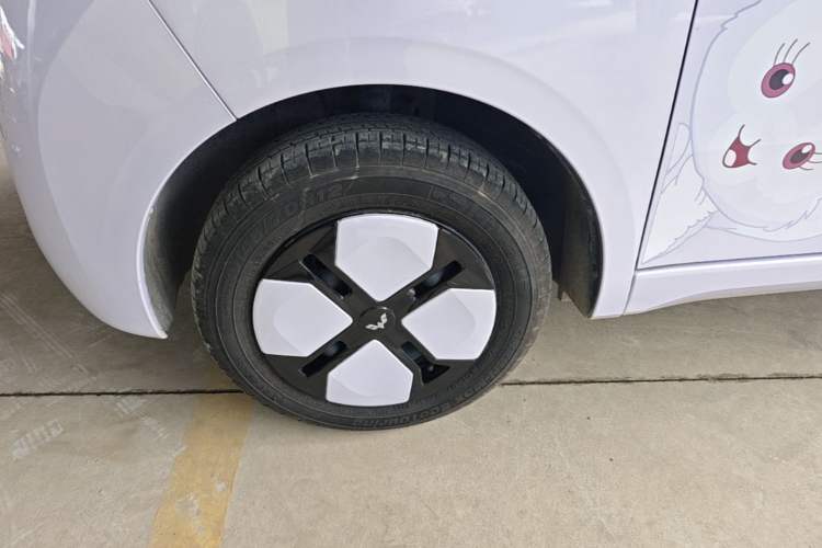 Used Wuling Hongguang MINIEV 2024 3rd Generation 215km Advanced Version Left Front Wheel Hub