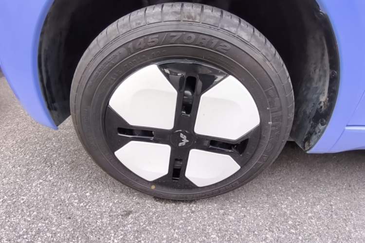 Used Wuling Hongguang MINIEV 2024 3rd Generation 215km Advanced Version Left Front Wheel Hub