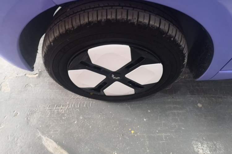 Used Wuling Hongguang MINIEV 2024 3rd Generation 215km Advanced Version Left Front Wheel Hub