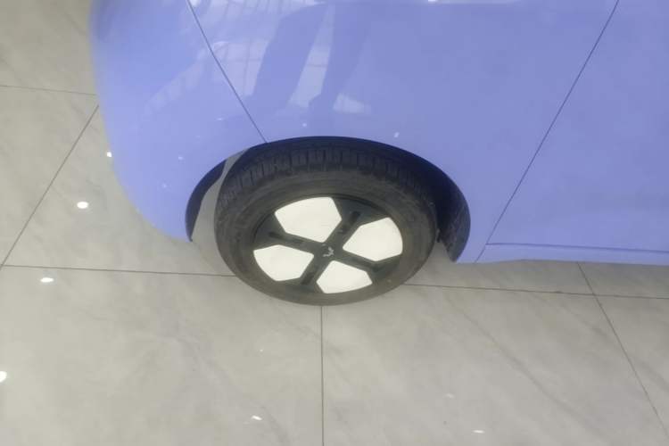 Used Wuling Hongguang MINIEV 2024 3rd Generation 215km Advanced Version Left Front Wheel Hub