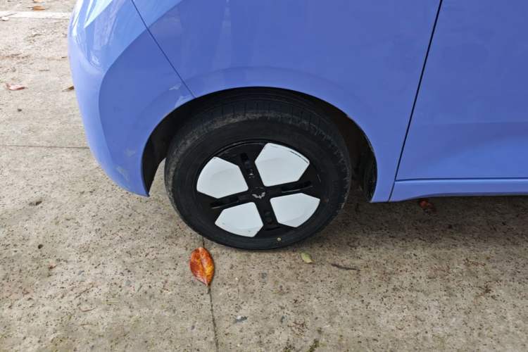 Used Wuling Hongguang MINIEV 2024 3rd Generation 215km Advanced Version Left Front Wheel Hub