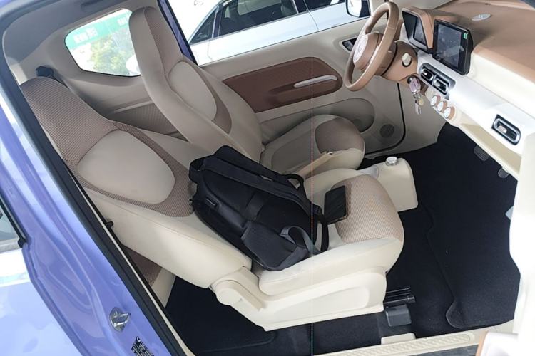 Used Wuling Hongguang MINIEV 2024 3rd Generation 215km Advanced Version Right Front Seat