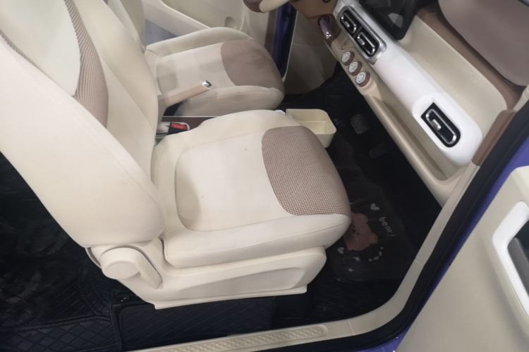 Used Wuling Hongguang MINIEV 2024 3rd Generation 215km Advanced Version Right Front Seat