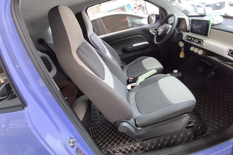 Used Wuling Hongguang MINIEV 2024 3rd Generation 215km Advanced Version Right Front Seat