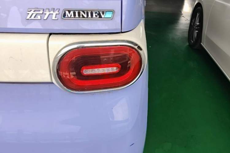 Used Wuling Hongguang MINIEV 2024 3rd Generation 215km Advanced Version Right Rear Taillight