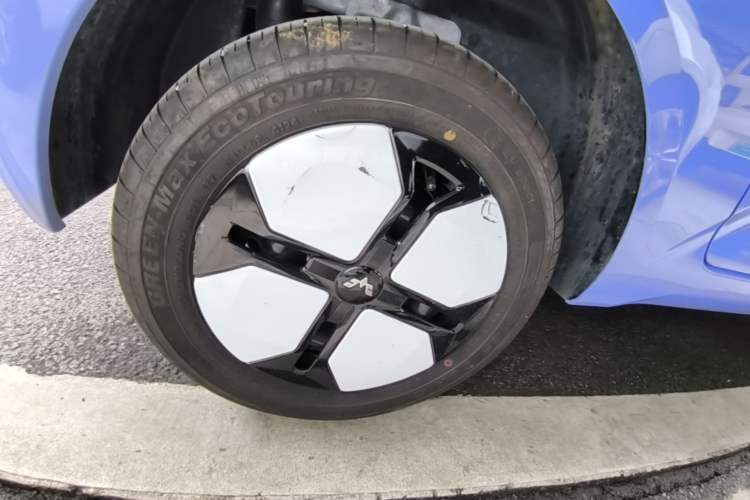 Used Wuling Hongguang MINIEV 2024 3rd Generation 215km Advanced Version Right Rear Wheel Hub