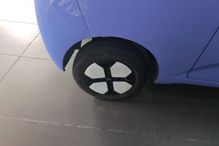 Used Wuling Hongguang MINIEV 2024 3rd Generation 215km Advanced Version Right Rear Wheel Hub