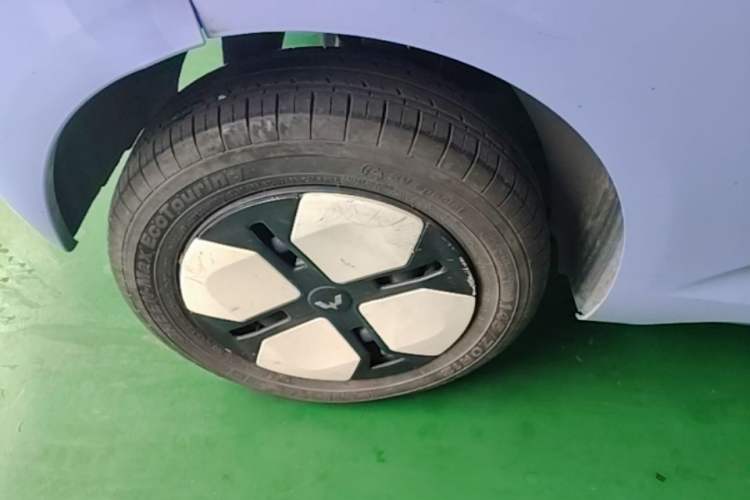 Used Wuling Hongguang MINIEV 2024 3rd Generation 215km Advanced Version Right Rear Wheel Hub