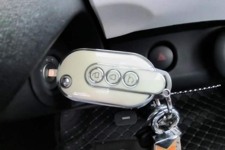 Used Wuling Hongguang MINIEV 2024 3rd Generation 215km Advanced Version Vehicle Key