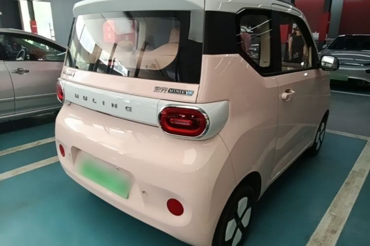 Used Wuling Hongguang MINIEV 2024 3rd Generation 215km Advanced Version Rear Right 45 Deg