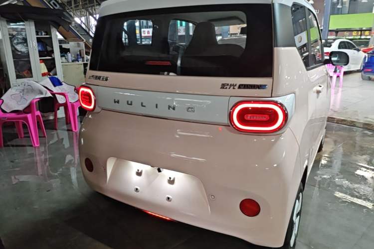 Used Wuling Hongguang MINIEV 2024 3rd Generation 215km Advanced Version Rear Right 45 Deg