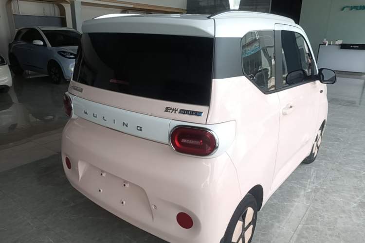 Used Wuling Hongguang MINIEV 2024 3rd Generation 170 km Rear Right 45 Deg