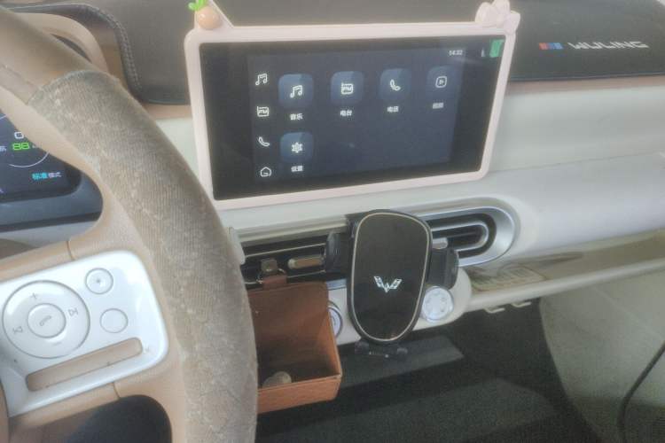 Used Wuling Hongguang MINIEV 2024 3rd Generation 170 km Audio And AC Panel