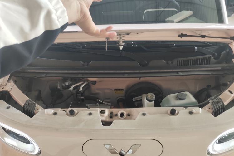 Used Wuling Hongguang MINIEV 2024 3rd Generation 120 km Engine Bay