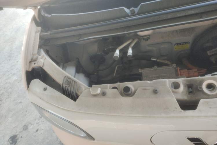 Used Wuling Hongguang MINIEV 2024 3rd Generation 170 km Engine Bay Right