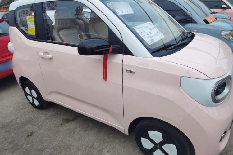 Used Wuling Hongguang MINIEV 2024 3rd Generation 215km Advanced Version Exterior 2