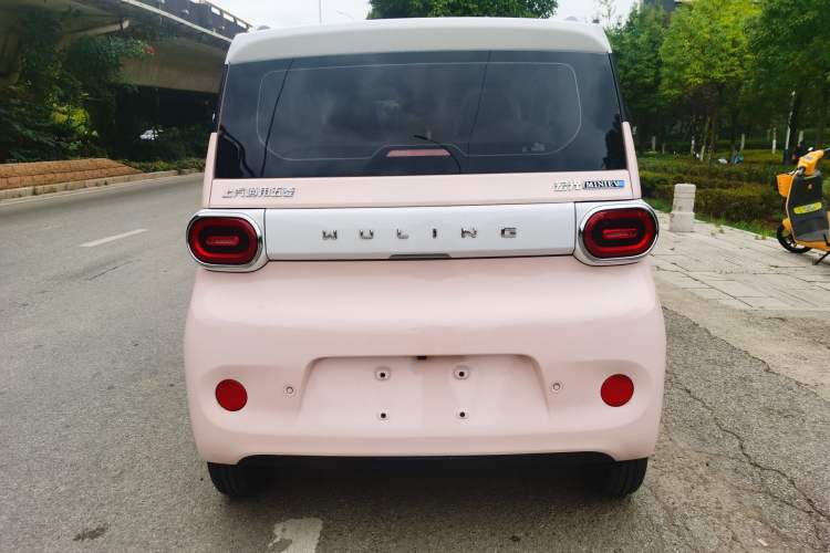 Used Wuling Hongguang MINIEV 2024 3rd Generation 215km Advanced Version Exterior 4