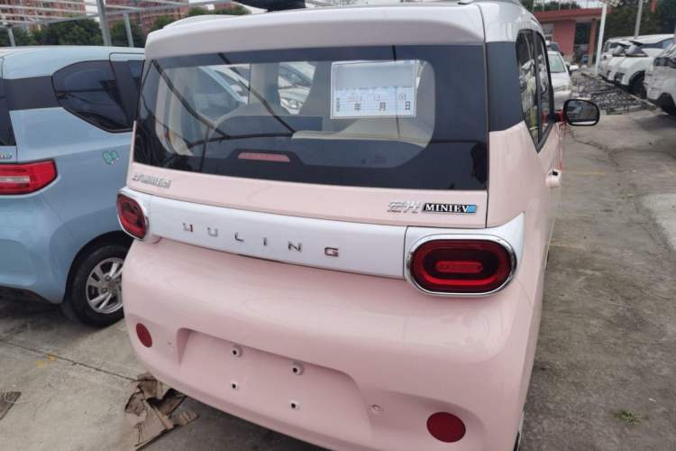 Used Wuling Hongguang MINIEV 2024 3rd Generation 215km Advanced Version Exterior 4