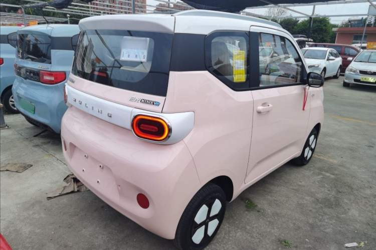 Used Wuling Hongguang MINIEV 2024 3rd Generation 215km Advanced Version Exterior 5