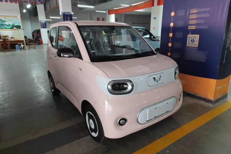 Used Wuling Hongguang MINIEV 2024 3rd Generation 215km Youth Edition Front Right 45 Deg