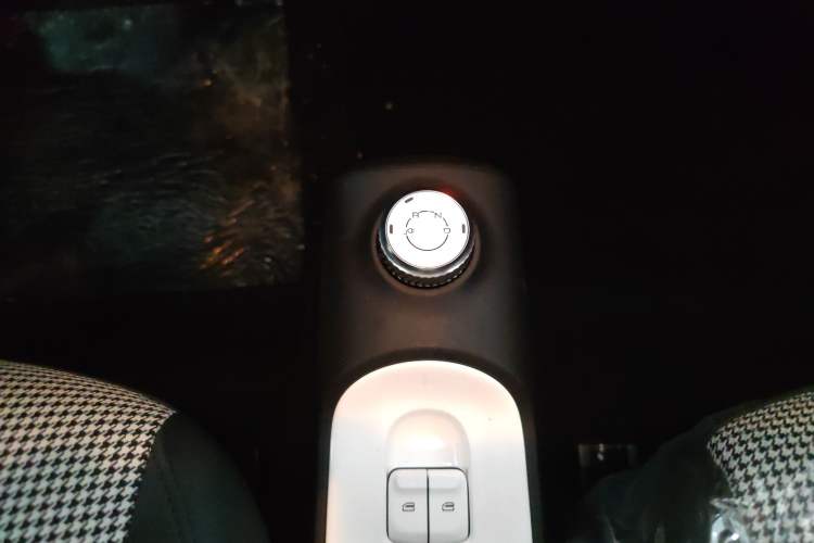 Used Wuling Hongguang MINIEV 2024 3rd Generation 215km Youth Edition Gear Lever