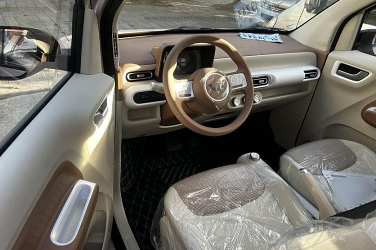 Used Wuling Hongguang MINIEV 2024 3rd Generation 215km Youth Edition Interior 1