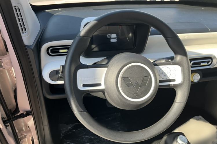Used Wuling Hongguang MINIEV 2024 3rd Generation 215km Youth Edition Interior 1