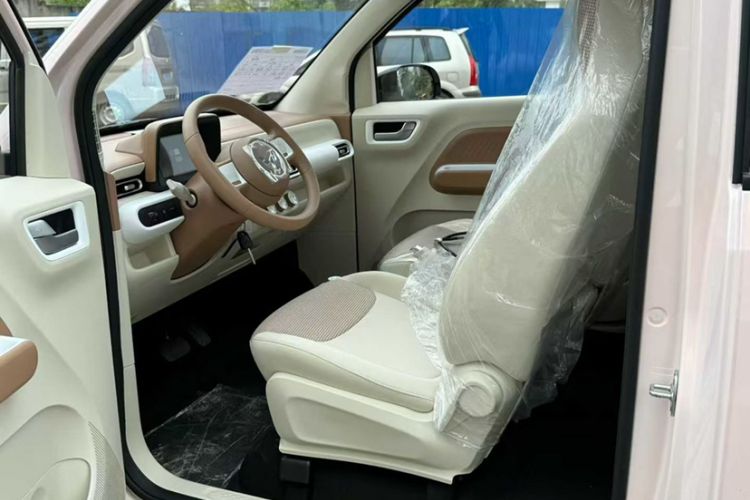 Used Wuling Hongguang MINIEV 2024 3rd Generation 215km Youth Edition Interior 1