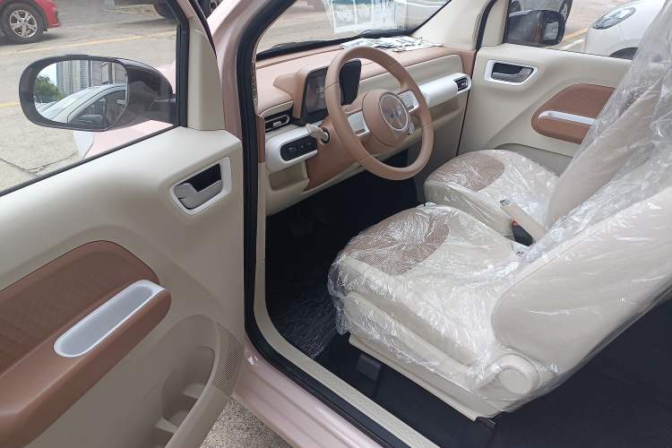 Used Wuling Hongguang MINIEV 2024 3rd Generation 215km Youth Edition Interior 2