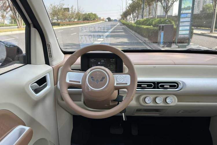 Used Wuling Hongguang MINIEV 2024 3rd Generation 215km Youth Edition Interior 2