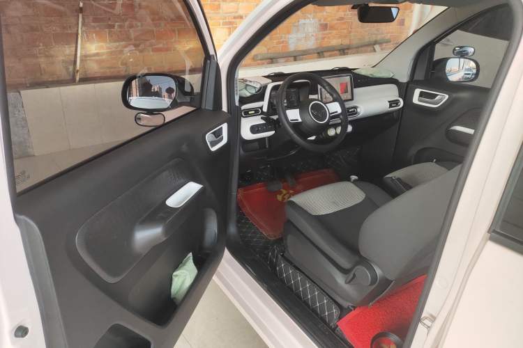 Used Wuling Hongguang MINIEV 2024 3rd Generation 120 km Interior 3
