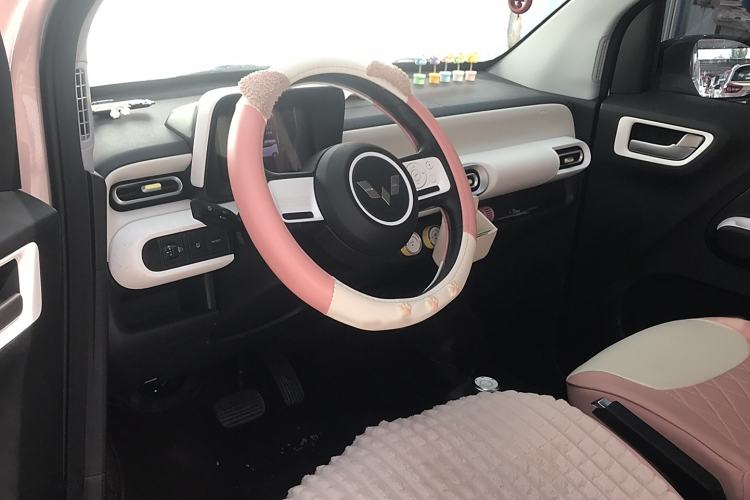 Used Wuling Hongguang MINIEV 2024 3rd Generation 215km Youth Edition Interior 3