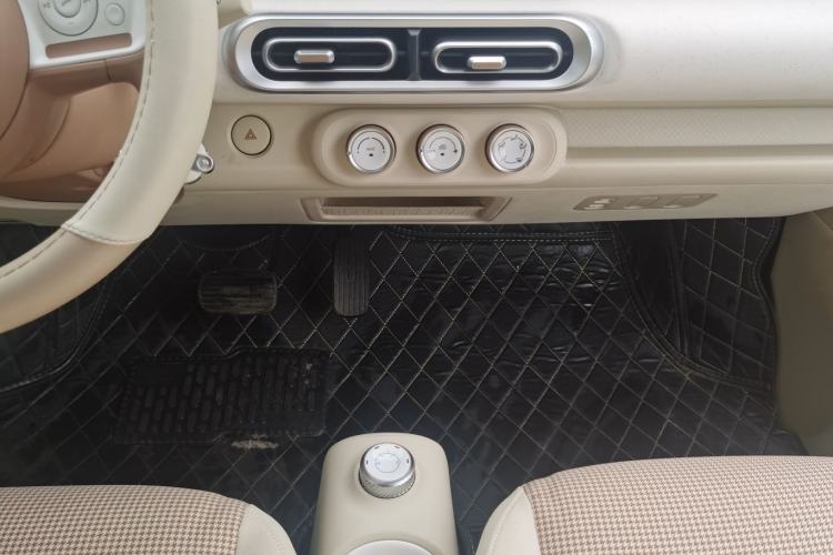 Used Wuling Hongguang MINIEV 2024 3rd Generation 215km Advanced Version Interior 4