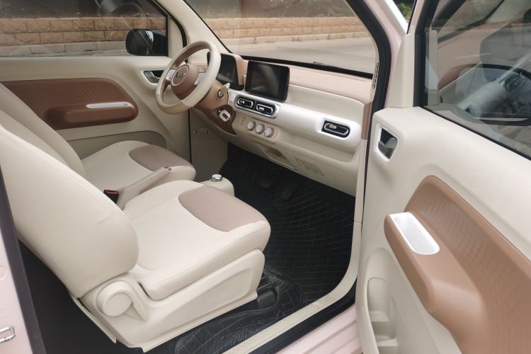 Used Wuling Hongguang MINIEV 2024 3rd Generation 215km Advanced Version Interior 8