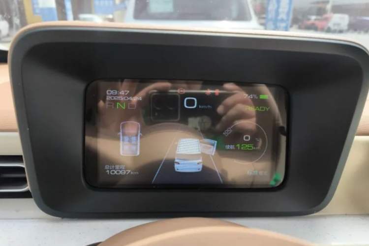 Used Wuling Hongguang MINIEV 2024 3rd Generation 215km Advanced Version Odometer Close Up
