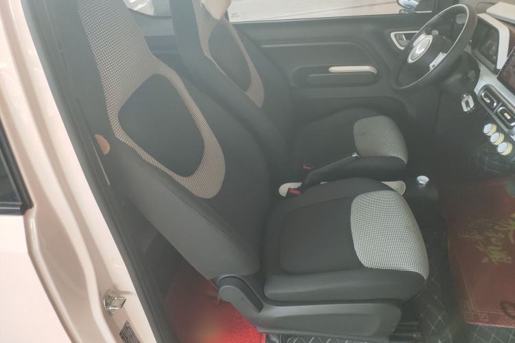Used Wuling Hongguang MINIEV 2024 3rd Generation 120 km Right Front Seat