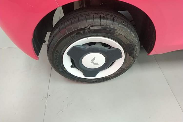 Used Wuling Hongguang MINIEV 2024 3rd Generation 215km Youth Edition Right Rear Wheel Hub