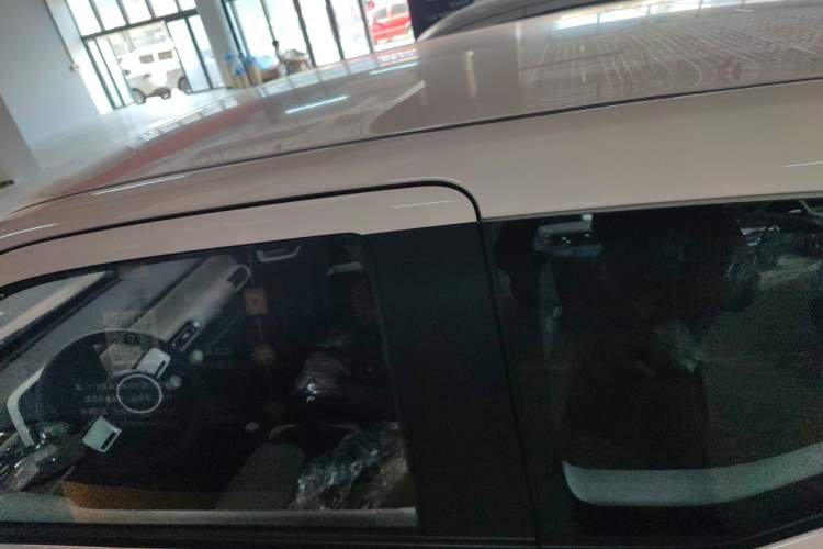 Used Wuling Hongguang MINIEV 2024 3rd Generation 215km Youth Edition Roof