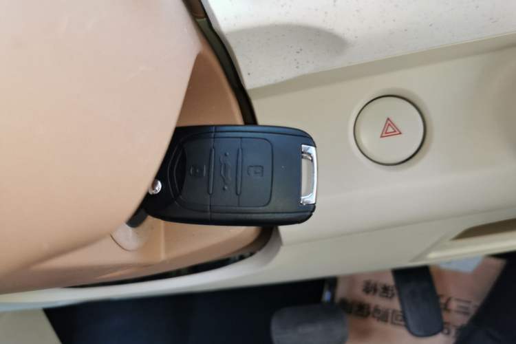 Used Wuling Hongguang MINIEV 2024 3rd Generation 215km Youth Edition Vehicle Key