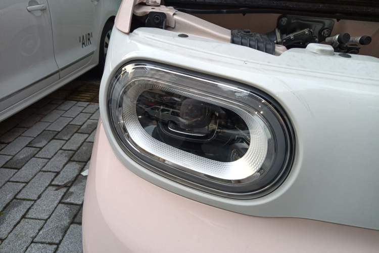 Used Wuling Hongguang MINIEV 2024 3rd Generation 215km Youth Edition Right Front Headlight