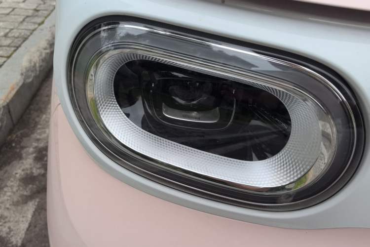 Used Wuling Hongguang MINIEV 2024 Third Generation 120 km Right Front Headlight
